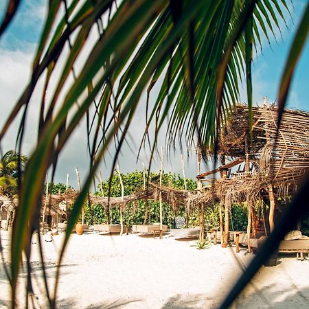 Ikal Tulum Hotel 외부 사진 A beach hut at the resort